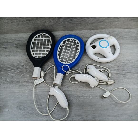 Nintendo Wii Bundle Accessories Controlers